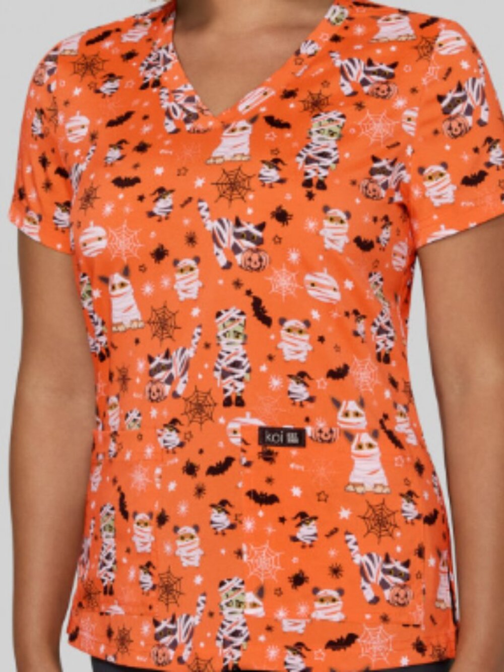 Koi Basics Leslie Print V-Neck